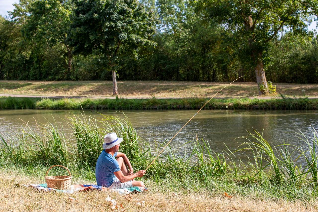 Camping De Nevers Eksteriør bilde