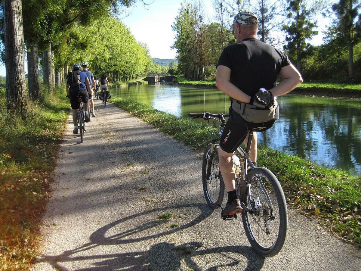 Camping De Nevers Eksteriør bilde
